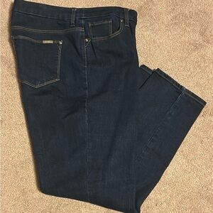 Chico’s So Slimming Girlfriend Slim leg Ankle Jean